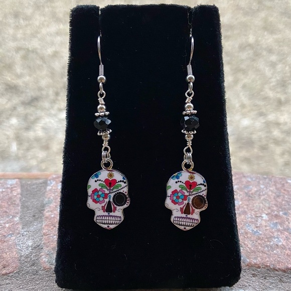 π΄β SALE ! red dot items are 2 for $25 . Bundle more than 3 and its $10 each π - Picture 9 of 11